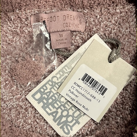 Barefoot Dreams Cozy Chic Houndstooth Sweater - Picture 9 of 13